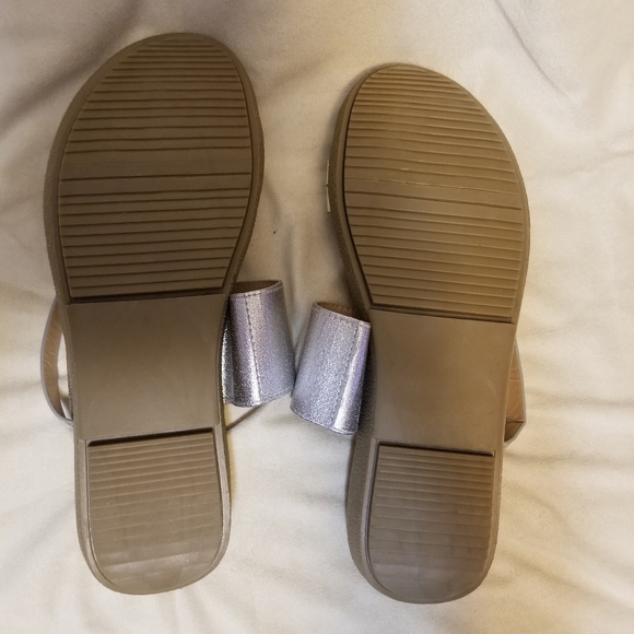 Shoes - Picture 3 of 4